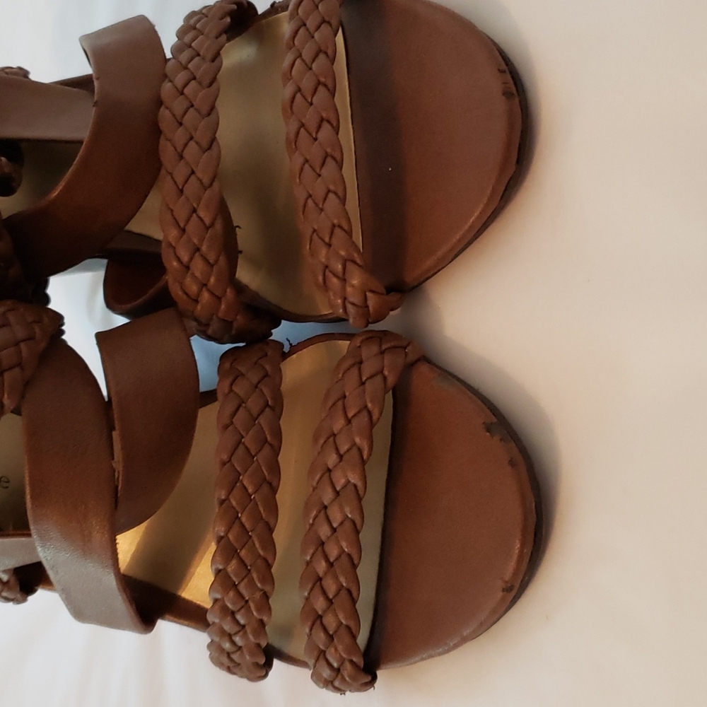 Apostrophe strappy wedges in a size 9. - Picture 2 of 4